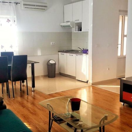 Apartman Kolan Eksteriør bilde